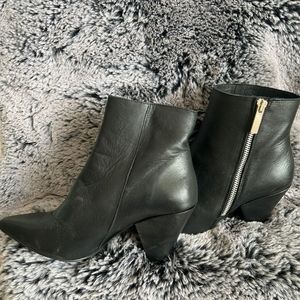 L'intervalle Black Boots